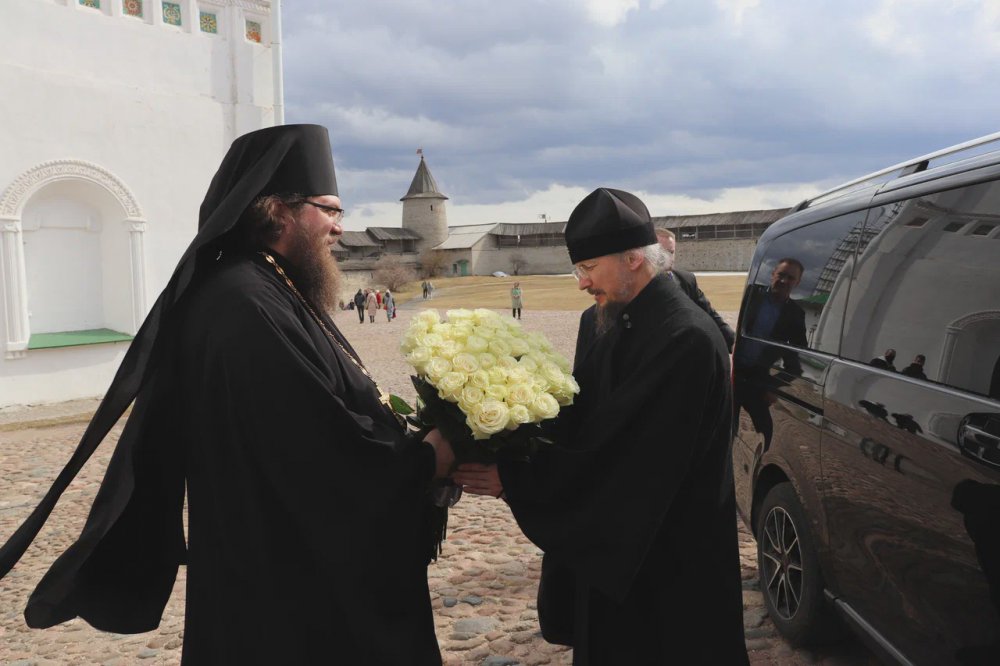Высокопреосвященнейший Вениамин, митрополит Минский и Заславский посетил Троицкий собор Псковского кремля