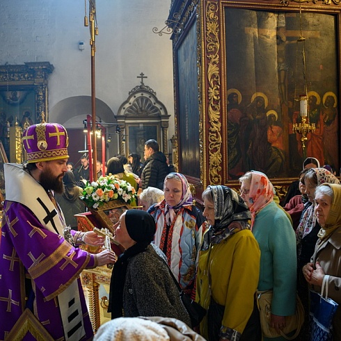 В Великий Четверг митрополит Арсений совершил Литургию в Свято-Троицком кафедральном соборе
