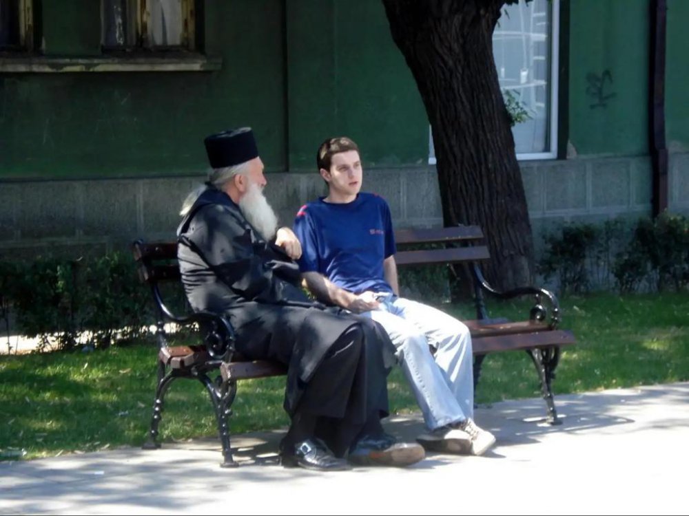 Навстречу друг другу: Псковские священники пригласили местную молодежь к разговору по душам