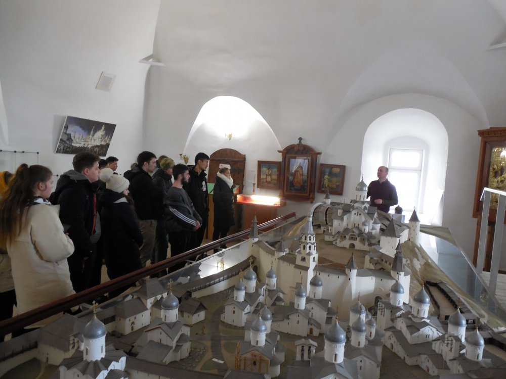 Игра-викторина для гостей паломнического центра «Троицкий»