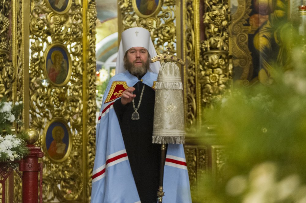 Митрополит Тихон поздравил псковичей и всех православных христиан с Рождеством Христовым