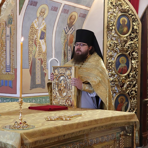 Праздничное богослужение прошло в Троицком соборе Псковского кремля в минувшее воскресенье