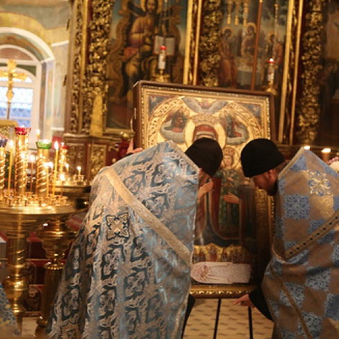 Образ Пресвятой Богородицы «Благоуханный цвет» прибыл в главный храм Пскова