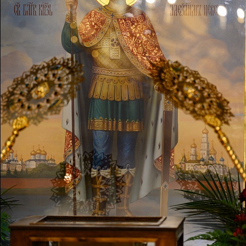 Ковчег с частицей мощей святого благоверного князя Александра Невского встретили в Троицком соборе города Пскова