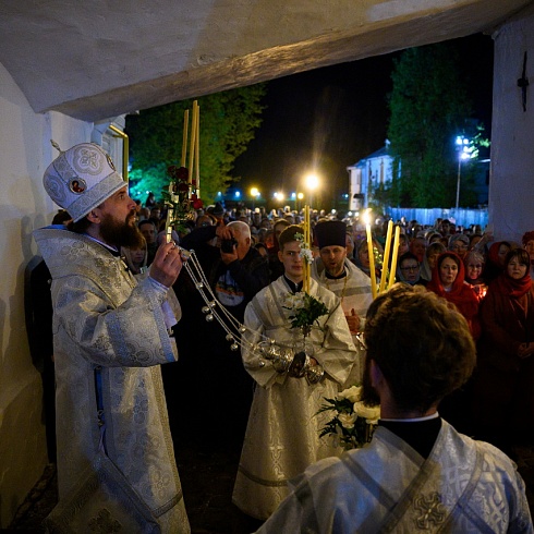 В праздник Светлого Христова Воскресения митрополит Арсений совершил Пасхальное богослужение