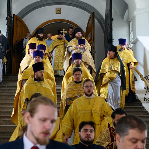Память святой равноапостольной княгини Ольги молитвенно почтили в Троицком соборе Псковского кремля