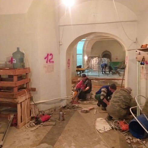 Продолжаются реставрационные работы в Серафимовском приделе Троицкого собора