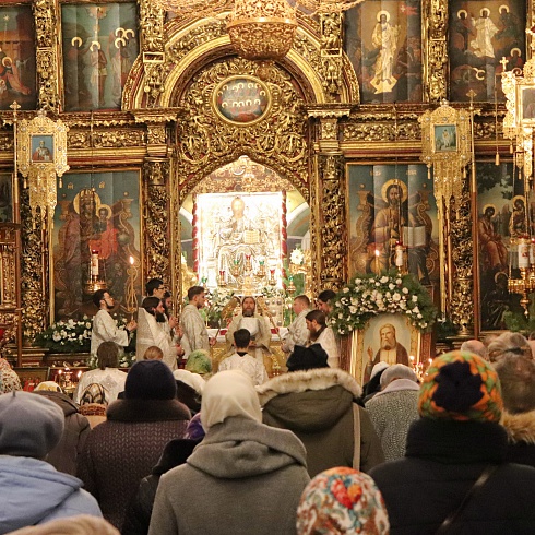 Престольный праздник, день памяти Серафима, Саровского чудотворца, молитвенно отметили в Троицком соборе Псковского кремля