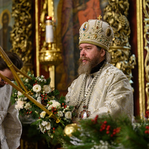 Торжественное богослужение состоялось в Троицком соборе города Пскова в Рождественскую ночь