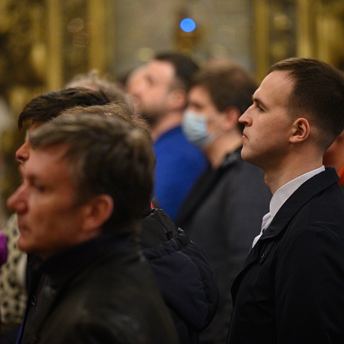 Торжественное богослужение состоялось в Пасхальную ночь в Троицком соборе Псковского кремля