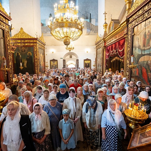 Праздничные торжества прошли в день памяти святой равноапостольной княгини Ольги в Свято-Троицком кафедральном соборе