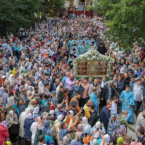 Паломническая служба Троицкого собора приглашает всех на престольный праздник Успения в Псково- Печерский монастырь