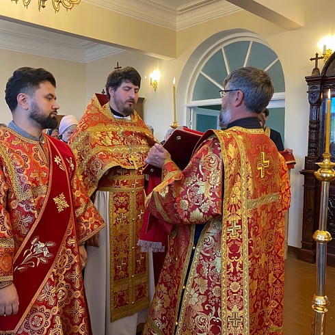Престольное торжество молитвенно отметили на подворье Свято-Троицкого кафедрального собора