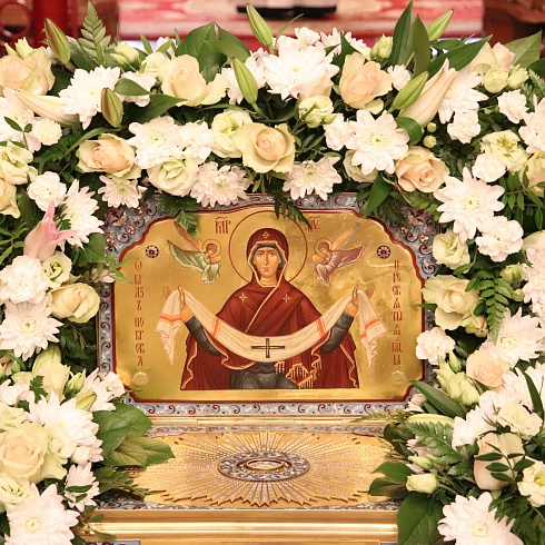 Покров Пресвятой Владычицы нашей Богородицы и Приснодевы Марии и день празднования Псково-Покровской иконы Божией Матери в Троицком соборе.
