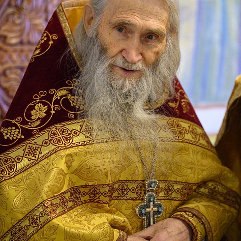 Схиархимандрит Илий (Ноздрин) возглавил воскресное Богослужение в Троицком соборе города Пскова