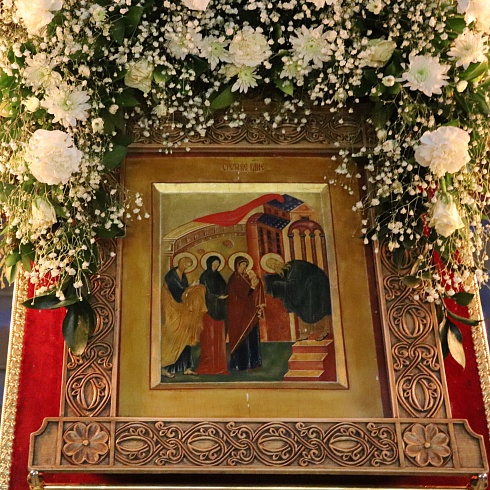 15 февраля, в праздник Сретения Господа нашего Иисуса Христа, в Троицком соборе было совершено две Божественных литургии