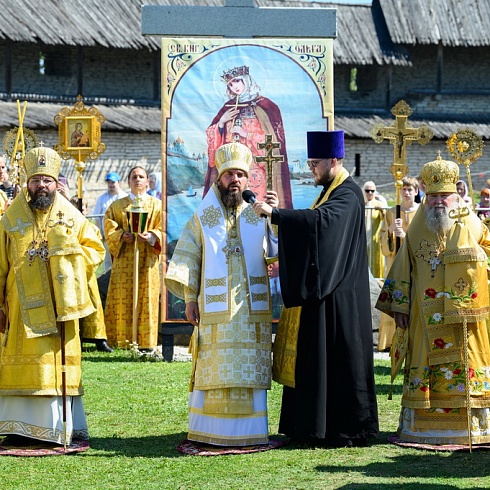 Праздничные торжества прошли в день памяти святой равноапостольной княгини Ольги в Свято-Троицком кафедральном соборе